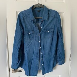 Gently Worn - Torrid Denim Button Down Size 1X